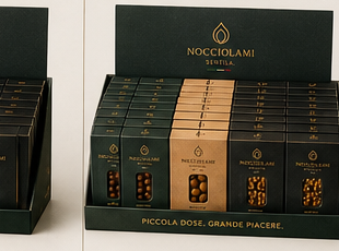 Espositore Premium 48 pezzi — Nocciolami HoReCa Espositore Premium 48 pezzi Nocciolami — Verde Bosco con monodose Nocciole, Mandorle, Noci
