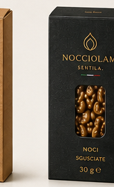 Astuccio Monodose 30 g Noci Sgusciate Nocciolami — Verde Bosco scuro con emblema oro, finestra trasparente